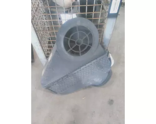FREIGHTLINER CASCADIA 125 AIR CLEANER