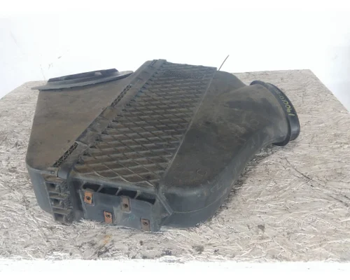 FREIGHTLINER CASCADIA 125 AIR CLEANER