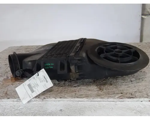 FREIGHTLINER CASCADIA 125 AIR CLEANER