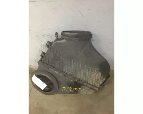 FREIGHTLINER CASCADIA 125 AIR CLEANER