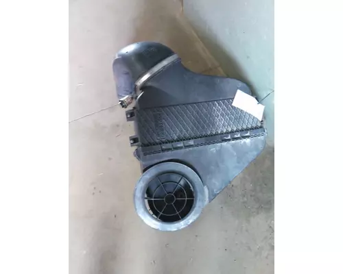 FREIGHTLINER CASCADIA 125 AIR CLEANER