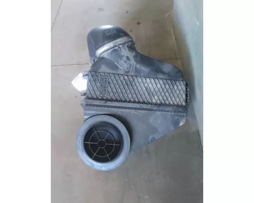 FREIGHTLINER CASCADIA 125 AIR CLEANER