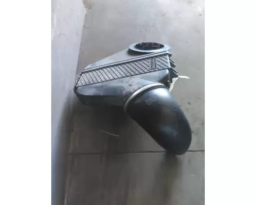 FREIGHTLINER CASCADIA 125 AIR CLEANER
