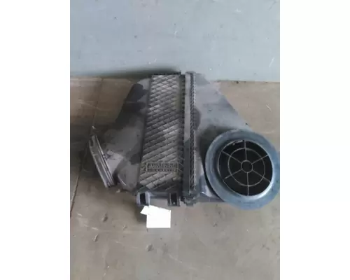 FREIGHTLINER CASCADIA 125 AIR CLEANER
