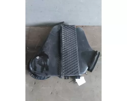 FREIGHTLINER CASCADIA 125 AIR CLEANER