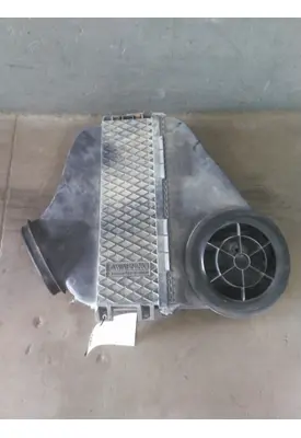 FREIGHTLINER CASCADIA 125 AIR CLEANER