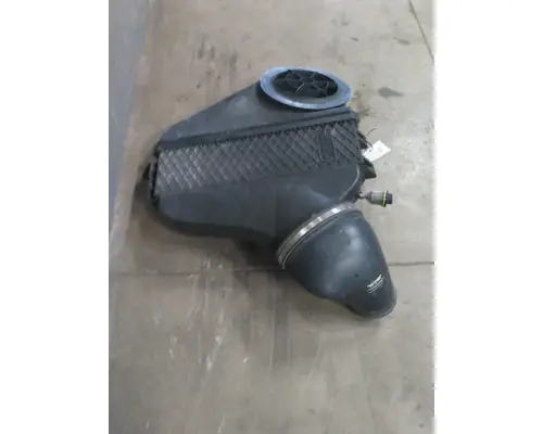 FREIGHTLINER CASCADIA 125 AIR CLEANER