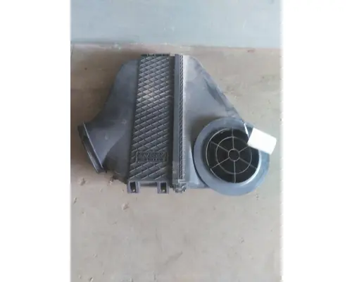 FREIGHTLINER CASCADIA 125 AIR CLEANER