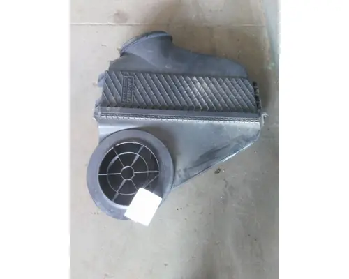 FREIGHTLINER CASCADIA 125 AIR CLEANER