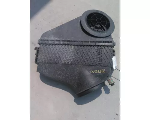 FREIGHTLINER CASCADIA 125 AIR CLEANER