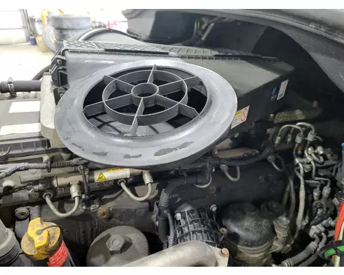 FREIGHTLINER CASCADIA 125 AIR CLEANER