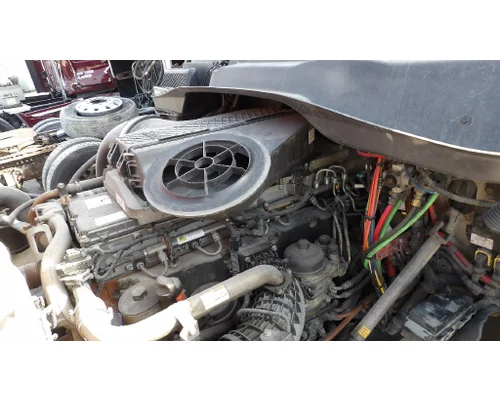 FREIGHTLINER CASCADIA 125 AIR CLEANER
