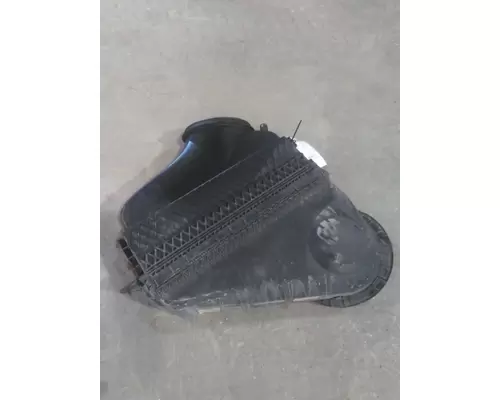 FREIGHTLINER CASCADIA 125 AIR CLEANER