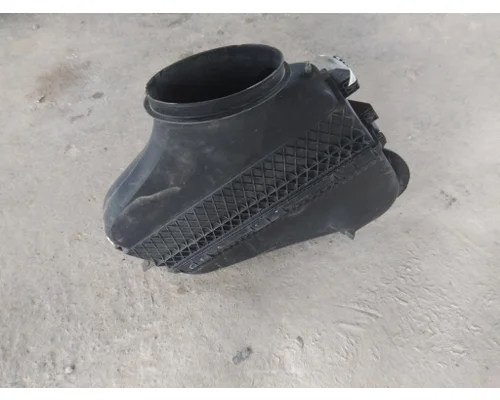 FREIGHTLINER CASCADIA 125 AIR CLEANER