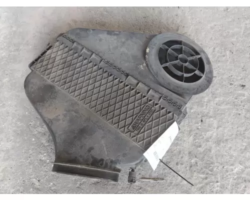 FREIGHTLINER CASCADIA 125 AIR CLEANER