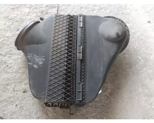 FREIGHTLINER CASCADIA 125 AIR CLEANER