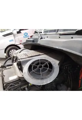 FREIGHTLINER CASCADIA 125 AIR CLEANER