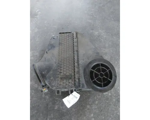 FREIGHTLINER CASCADIA 125 AIR CLEANER