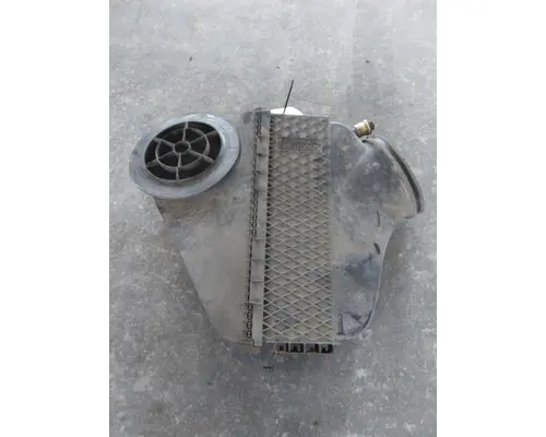 FREIGHTLINER CASCADIA 125 AIR CLEANER