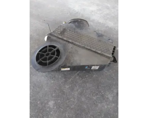FREIGHTLINER CASCADIA 125 AIR CLEANER