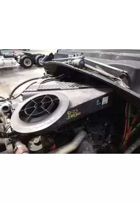 FREIGHTLINER CASCADIA 125 AIR CLEANER