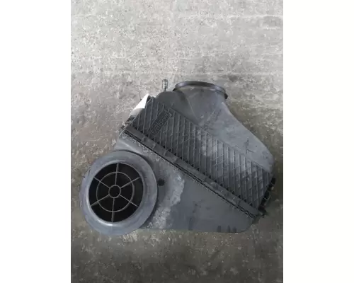 FREIGHTLINER CASCADIA 125 AIR CLEANER