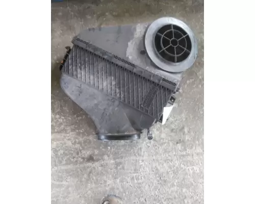 FREIGHTLINER CASCADIA 125 AIR CLEANER