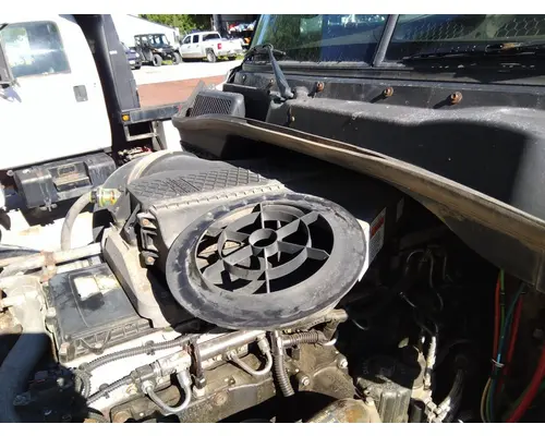 FREIGHTLINER CASCADIA 125 AIR CLEANER
