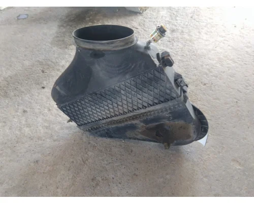 FREIGHTLINER CASCADIA 125 AIR CLEANER