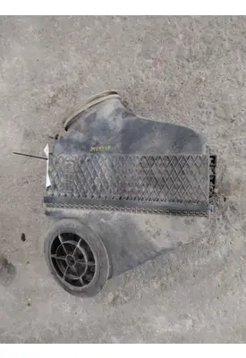 FREIGHTLINER CASCADIA 125 AIR CLEANER