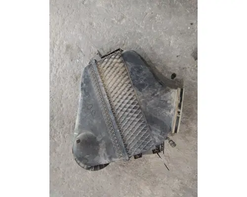 FREIGHTLINER CASCADIA 125 AIR CLEANER