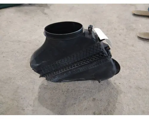 FREIGHTLINER CASCADIA 125 AIR CLEANER