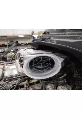 FREIGHTLINER CASCADIA 125 AIR CLEANER