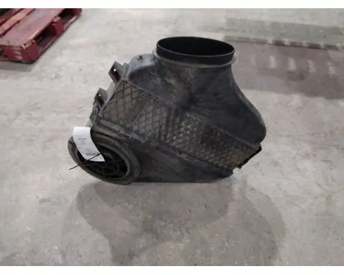 FREIGHTLINER CASCADIA 125 AIR CLEANER
