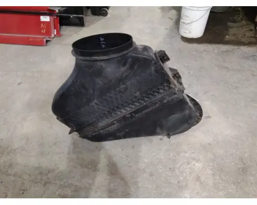 FREIGHTLINER CASCADIA 125 AIR CLEANER