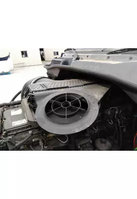FREIGHTLINER CASCADIA 125 AIR CLEANER