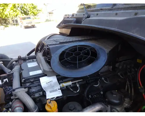 FREIGHTLINER CASCADIA 125 AIR CLEANER