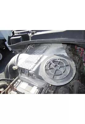FREIGHTLINER CASCADIA 125 AIR CLEANER