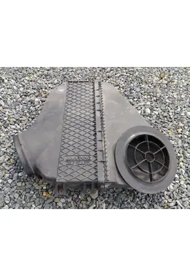 FREIGHTLINER CASCADIA 125 AIR CLEANER