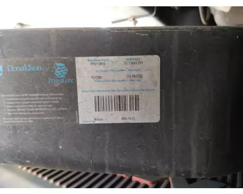 FREIGHTLINER CASCADIA 125 AIR CLEANER