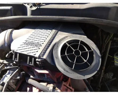FREIGHTLINER CASCADIA 125 AIR CLEANER