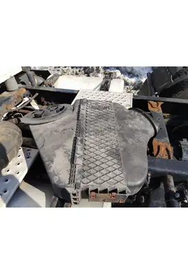 FREIGHTLINER CASCADIA 125 AIR CLEANER