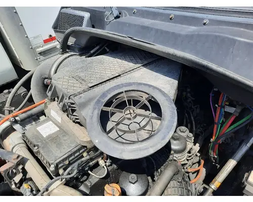 FREIGHTLINER CASCADIA 125 AIR CLEANER