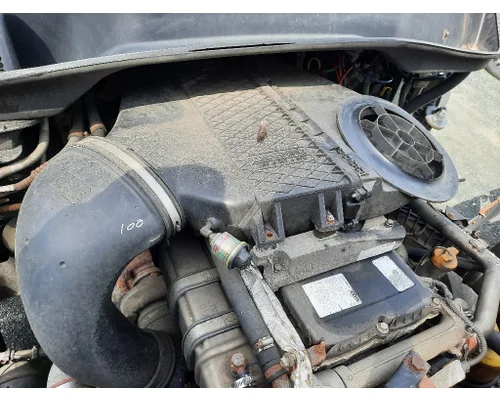 FREIGHTLINER CASCADIA 125 AIR CLEANER