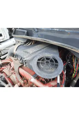 FREIGHTLINER CASCADIA 125 AIR CLEANER
