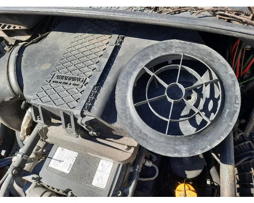 FREIGHTLINER CASCADIA 125 AIR CLEANER