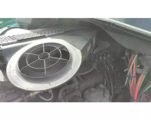 FREIGHTLINER CASCADIA 125 AIR CLEANER