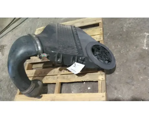FREIGHTLINER CASCADIA 125 AIR CLEANER