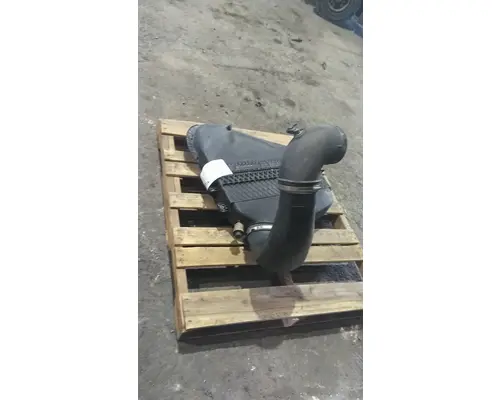 FREIGHTLINER CASCADIA 125 AIR CLEANER
