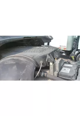 FREIGHTLINER CASCADIA 125 AIR CLEANER